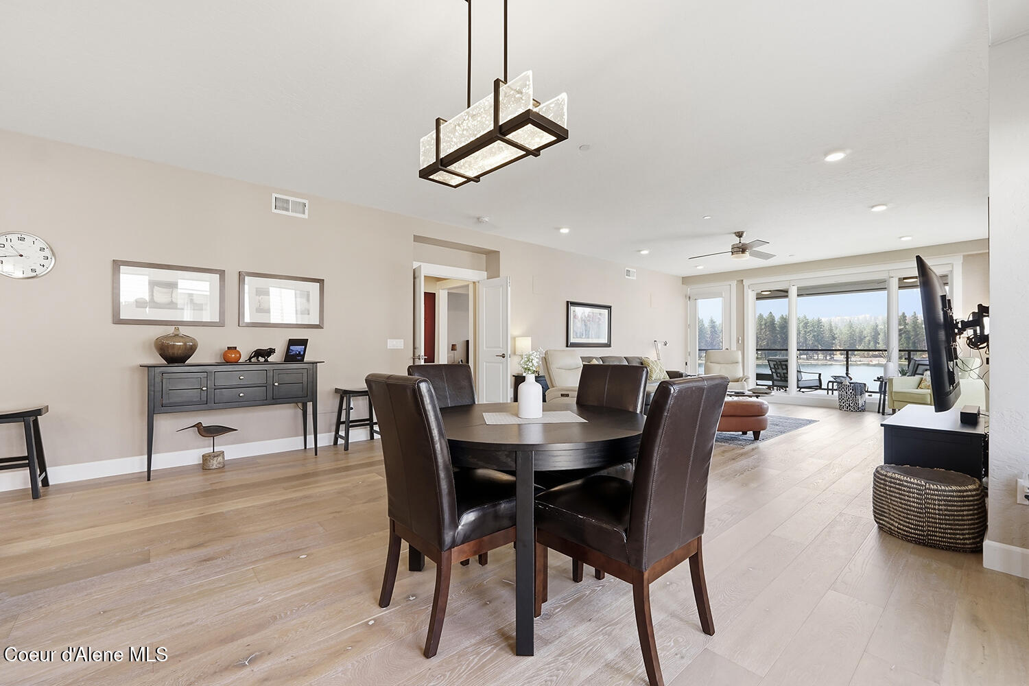 447 W Waterside DR, APT 301