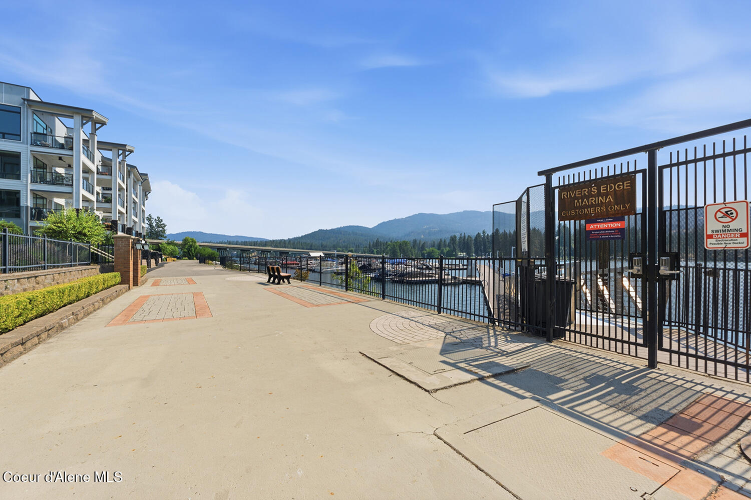 447 W Waterside DR, APT 301