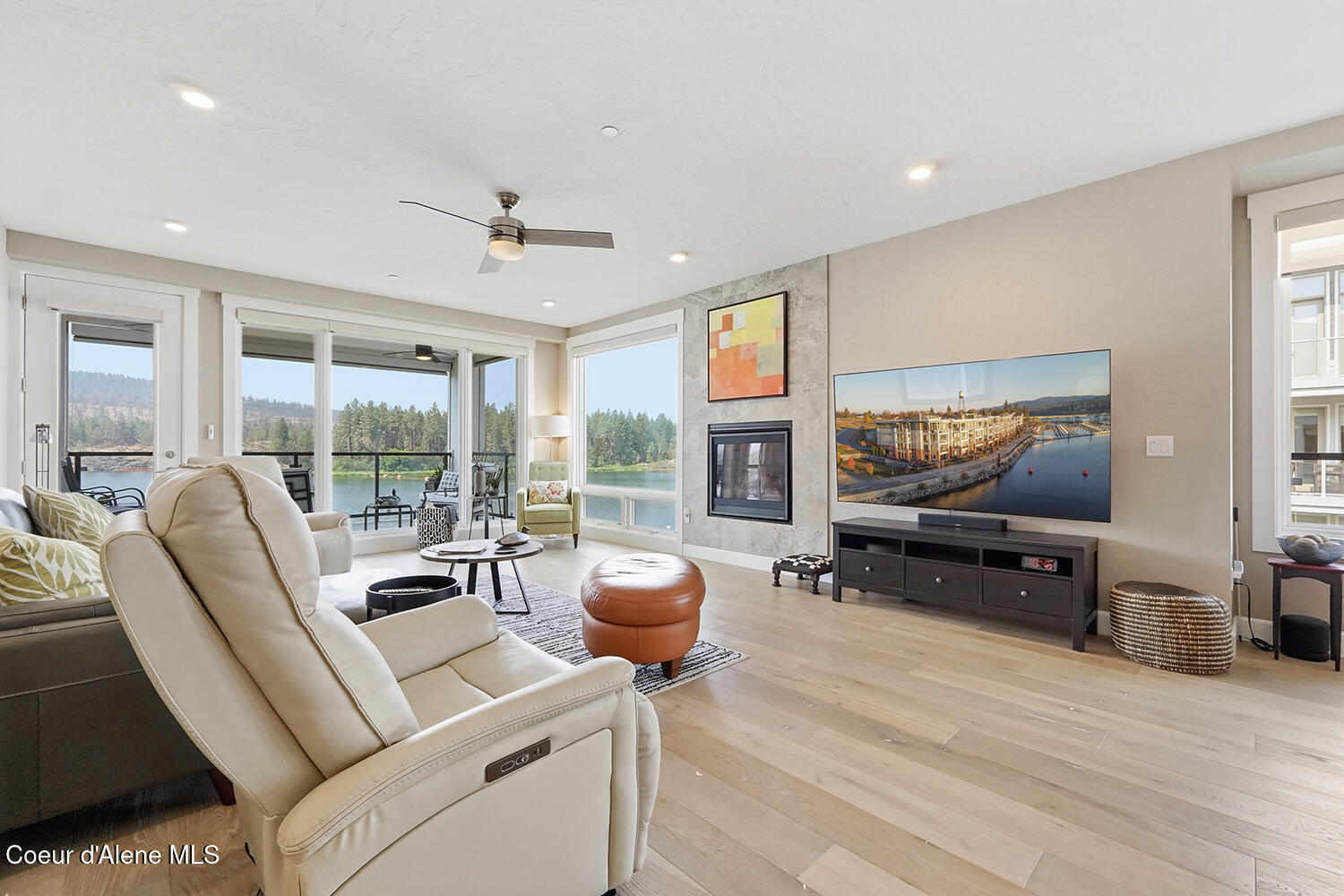 447 W Waterside DR, APT 301