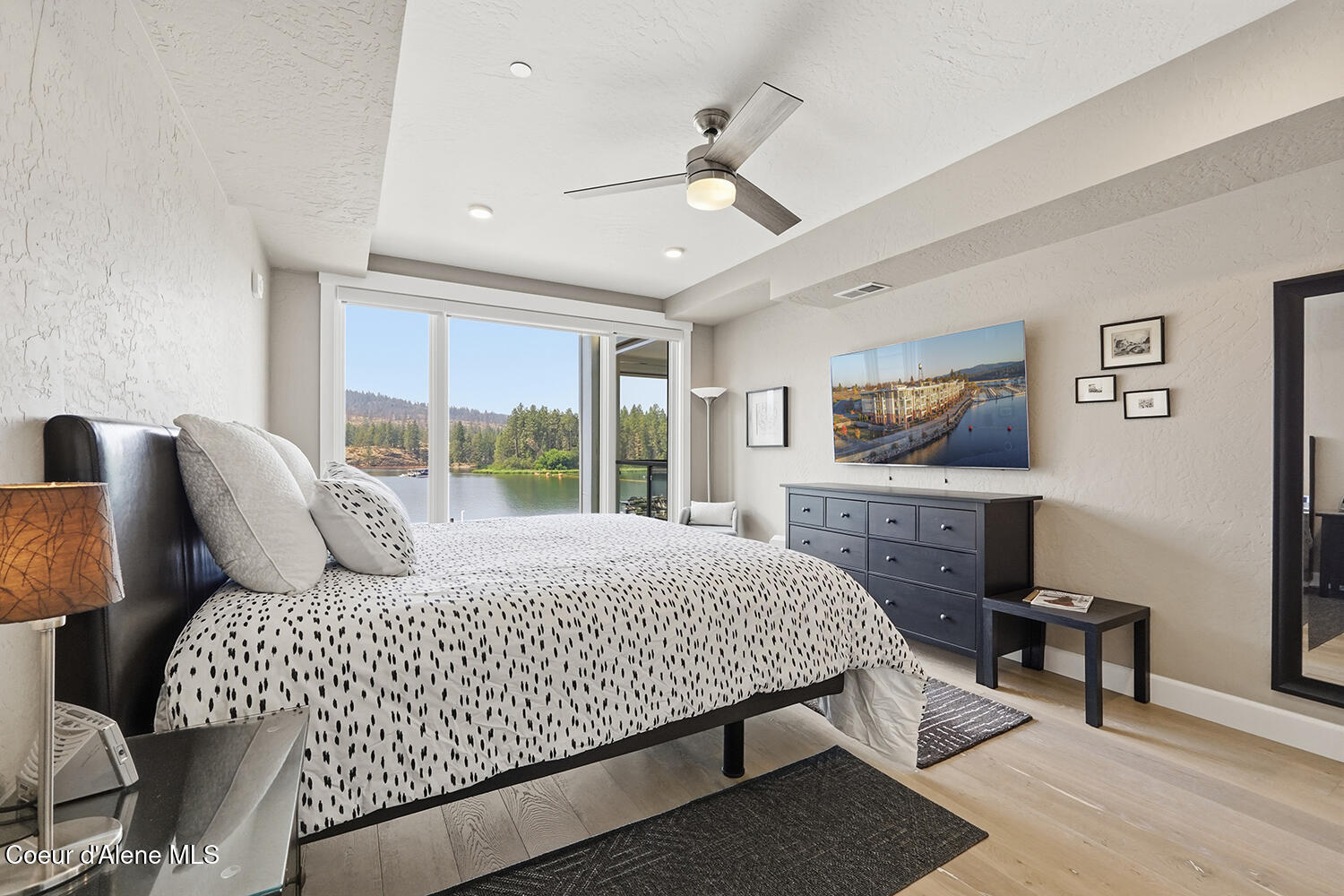447 W Waterside DR, APT 301