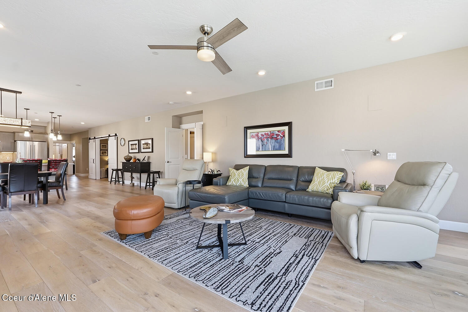 447 W Waterside DR, APT 301