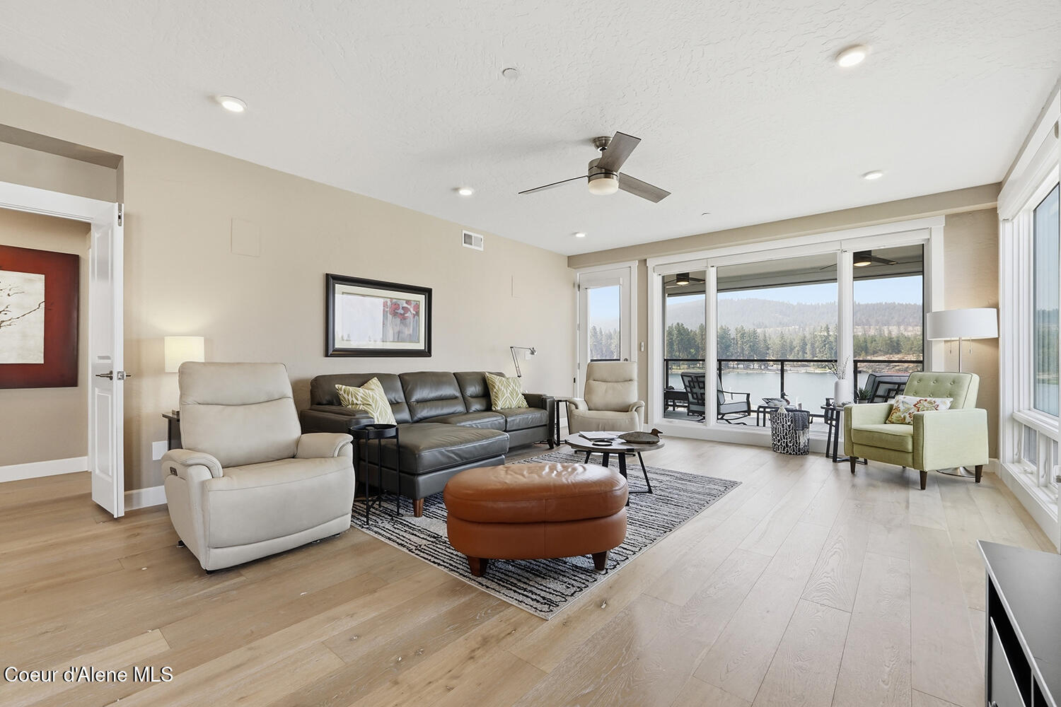 447 W Waterside DR, APT 301