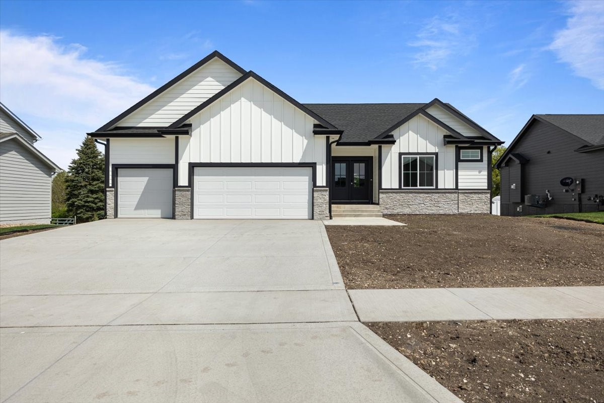 355 NW Woodmoor Drive