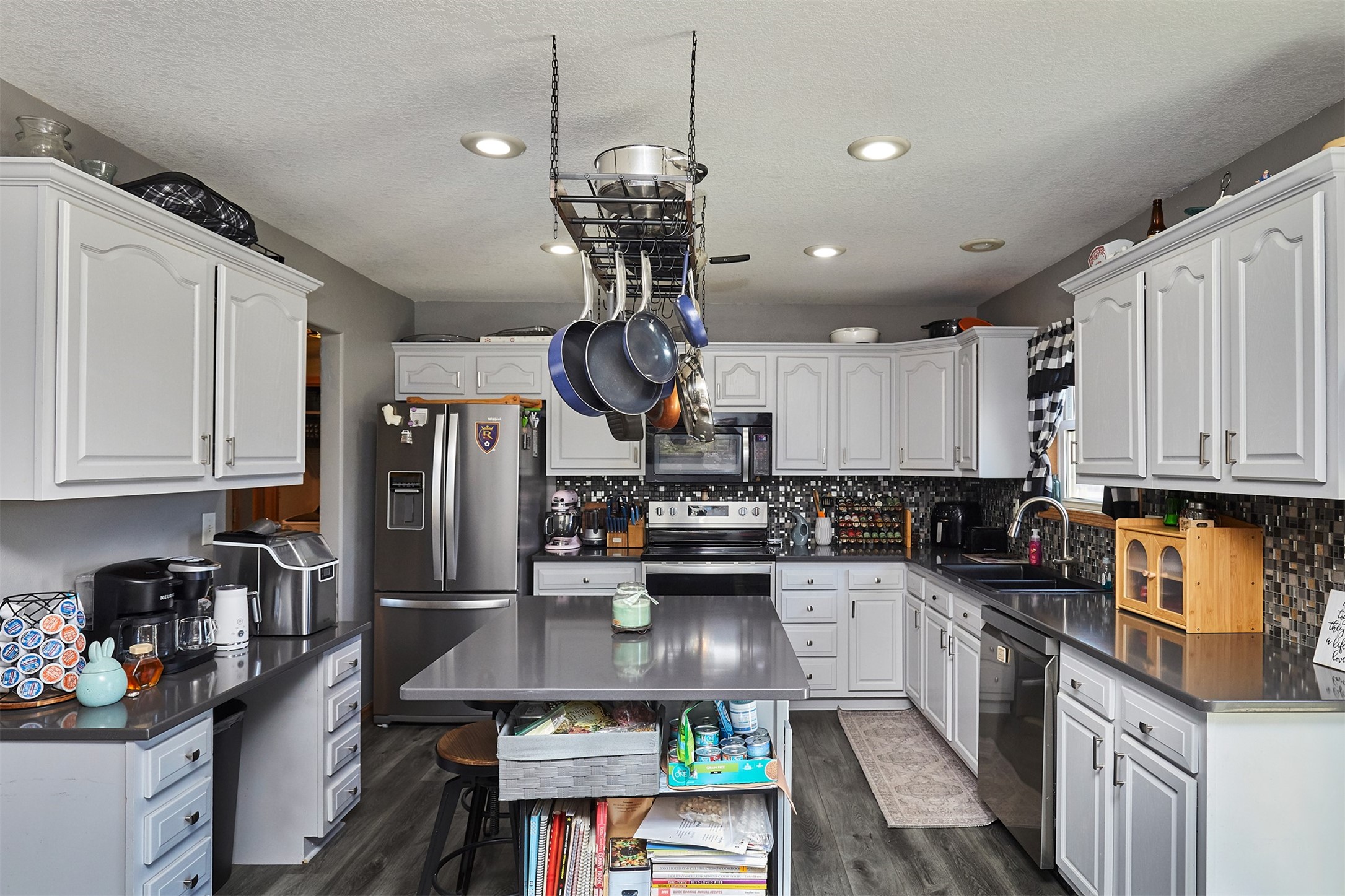 221 N 15th Avenue