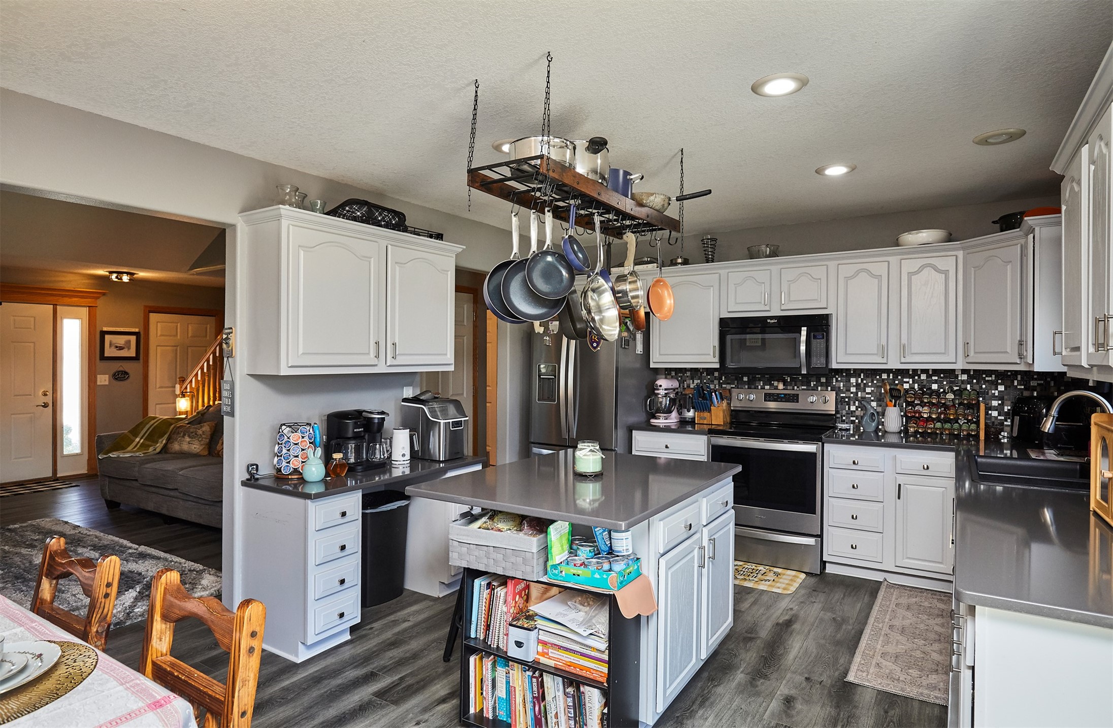 221 N 15th Avenue