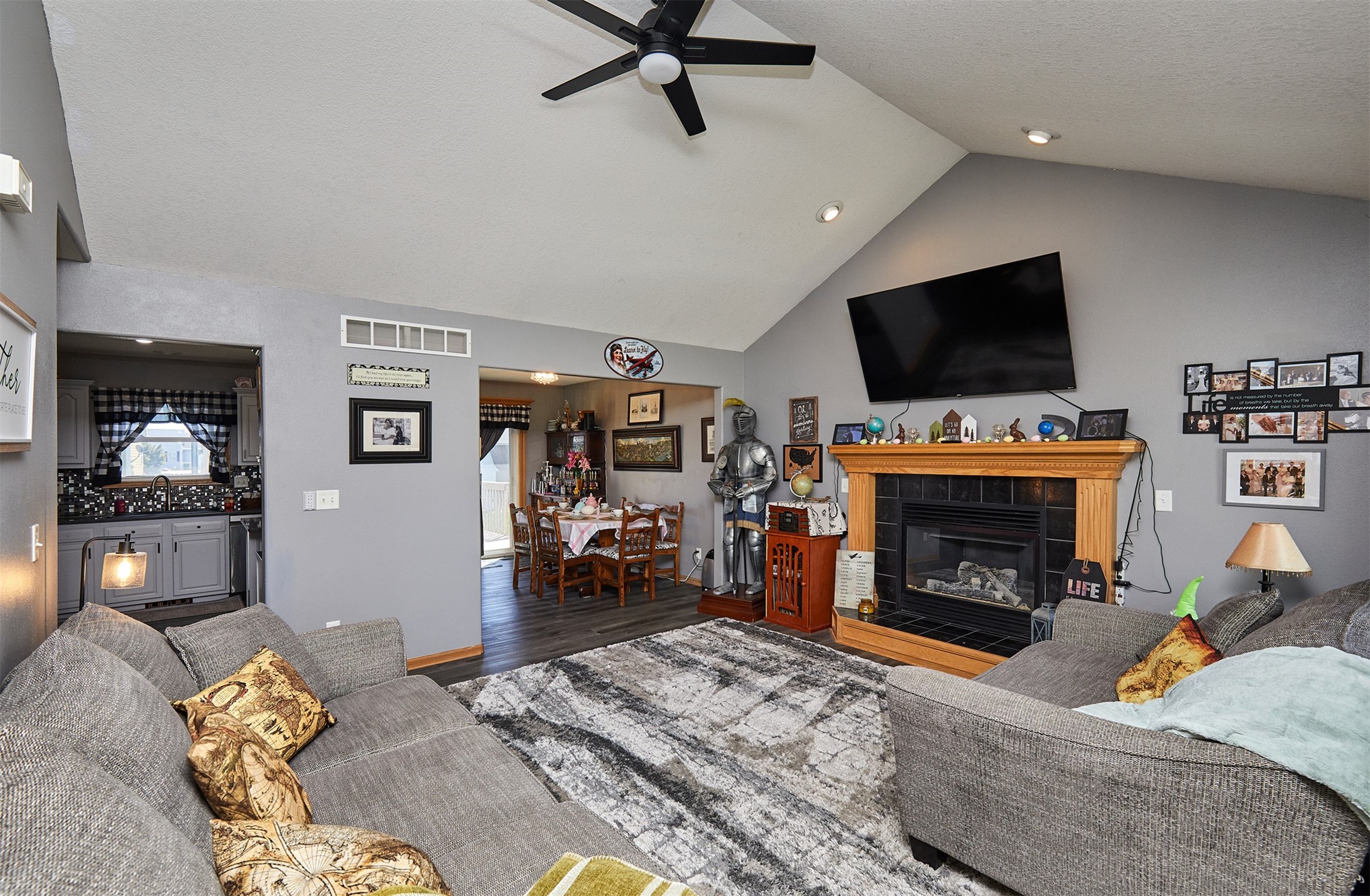 221 N 15th Avenue