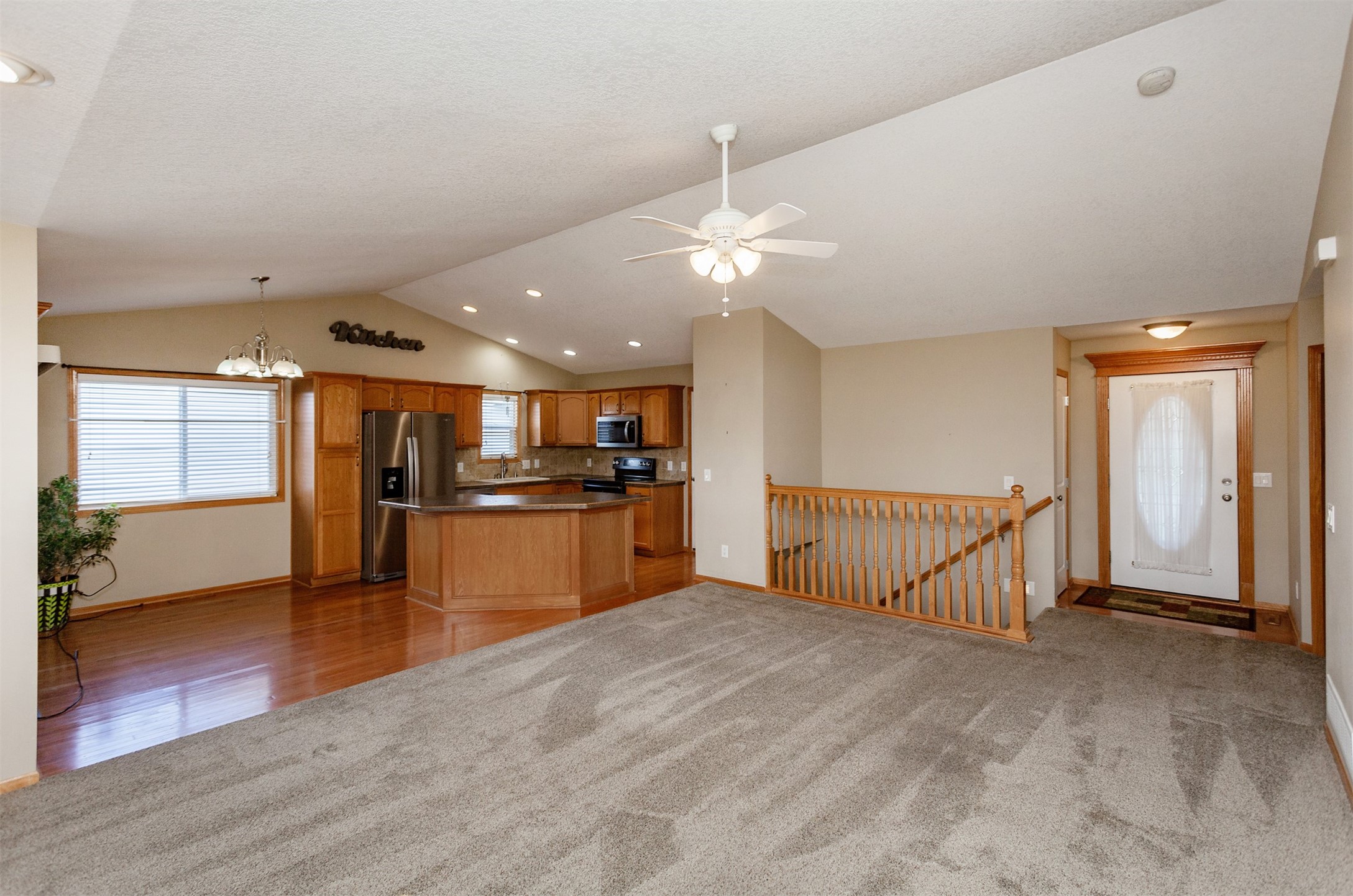 6125 Goldfinch Drive
