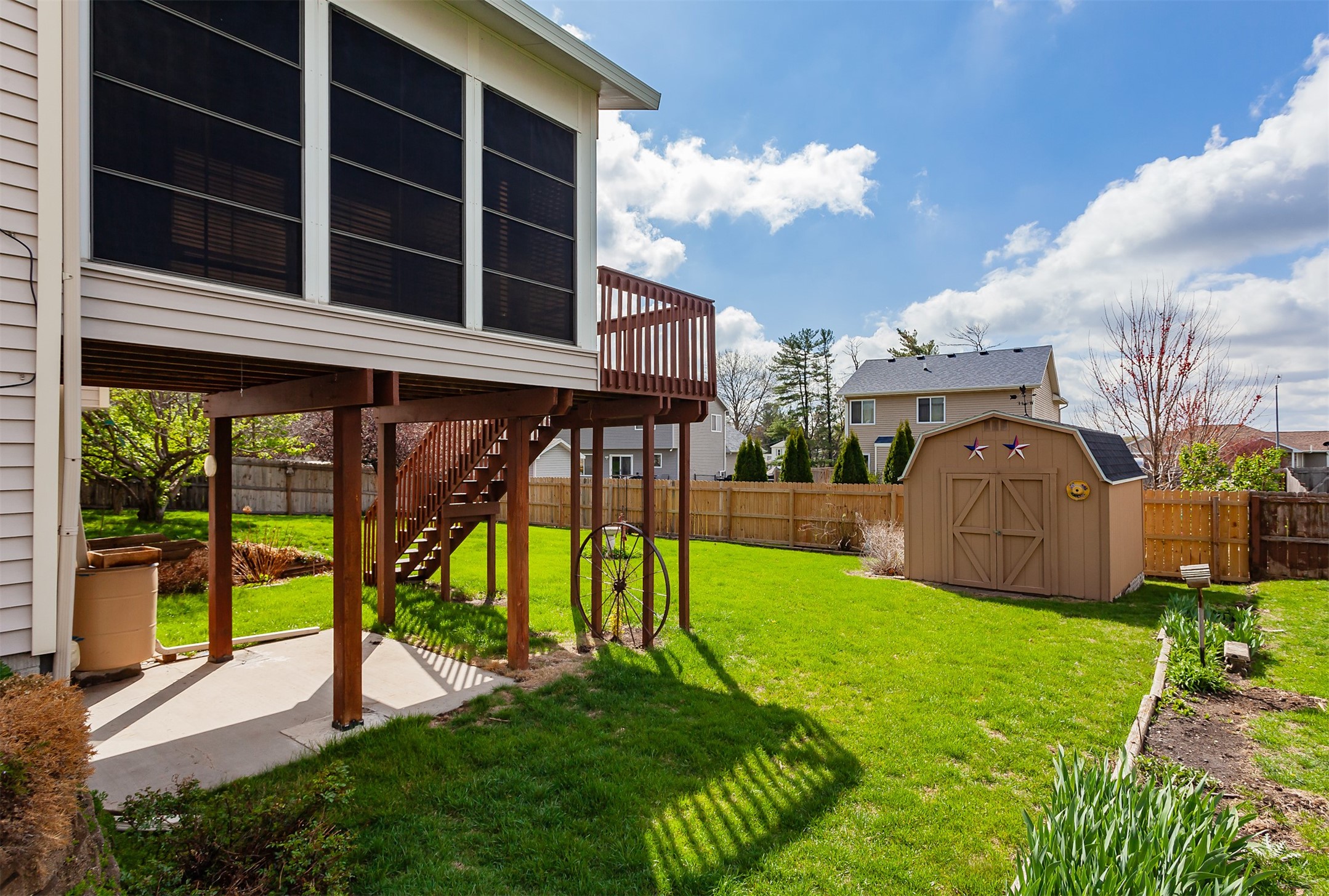 6125 Goldfinch Drive