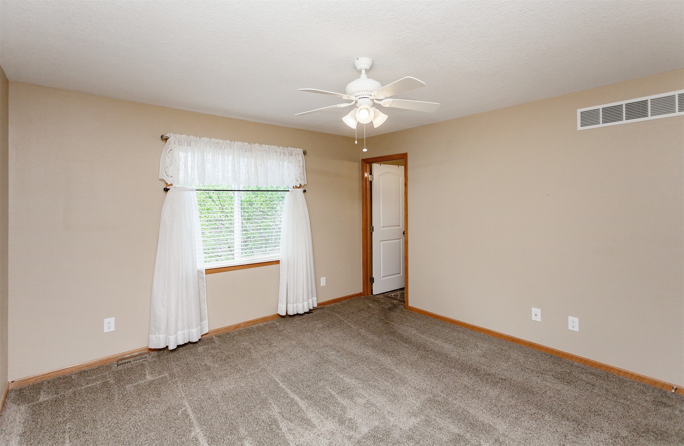 6125 Goldfinch Drive