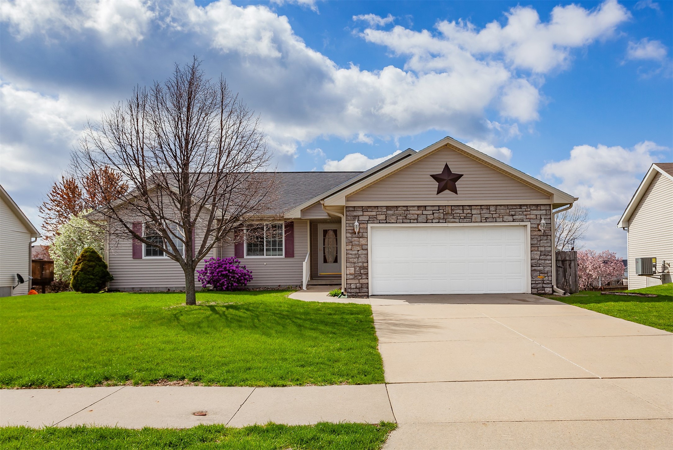 6125 Goldfinch Drive