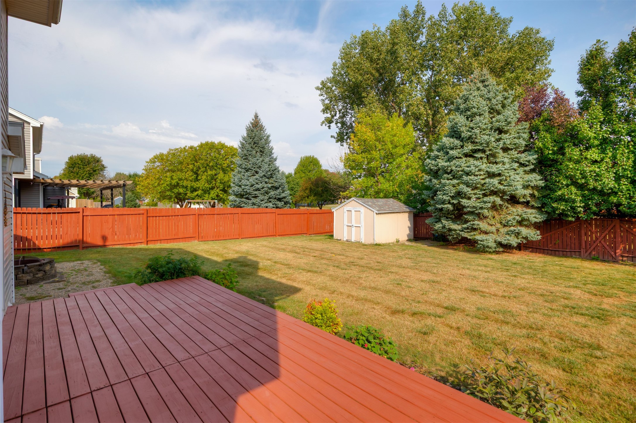 905 SE Meadowlark Drive