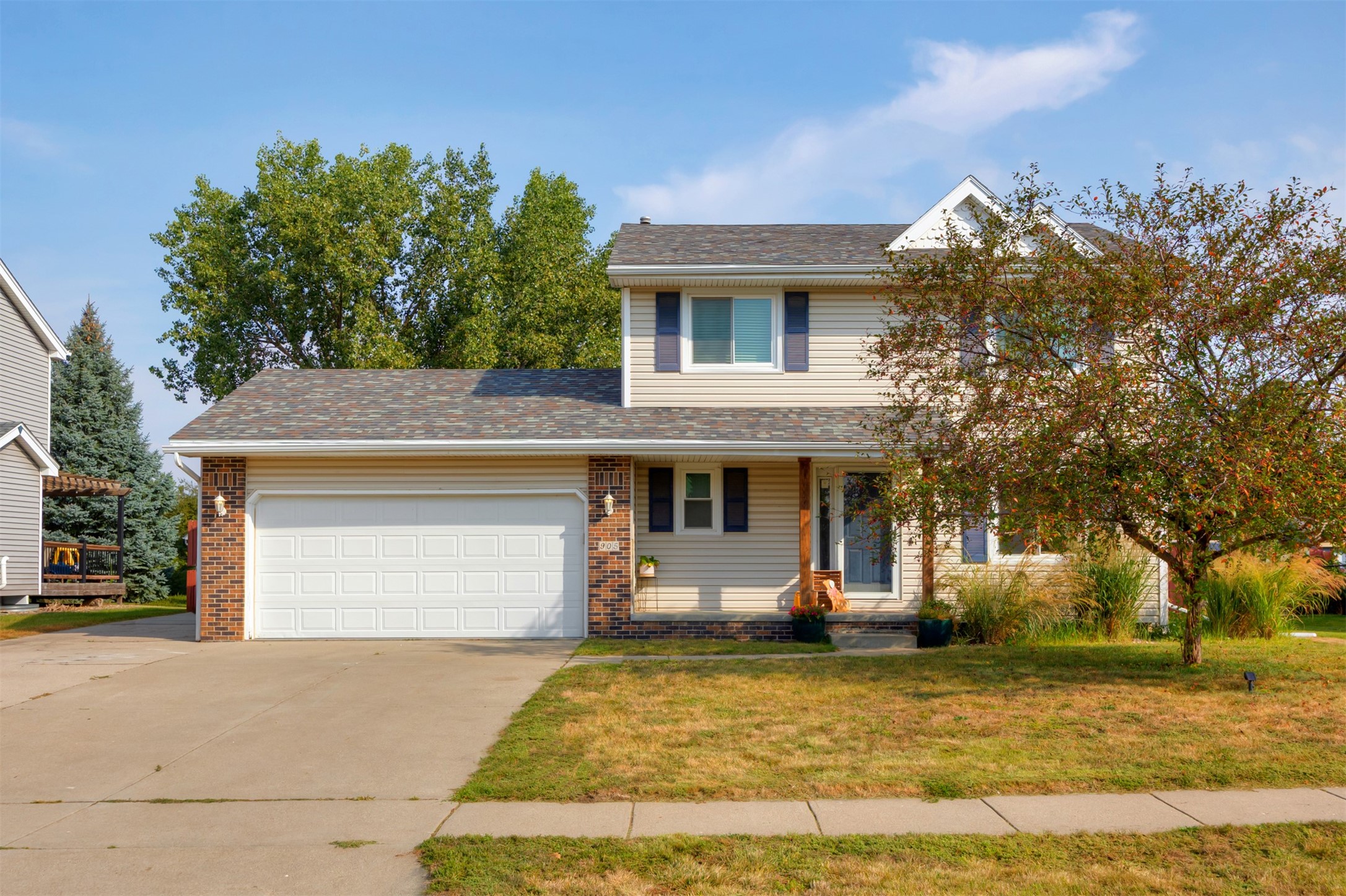 905 SE Meadowlark Drive