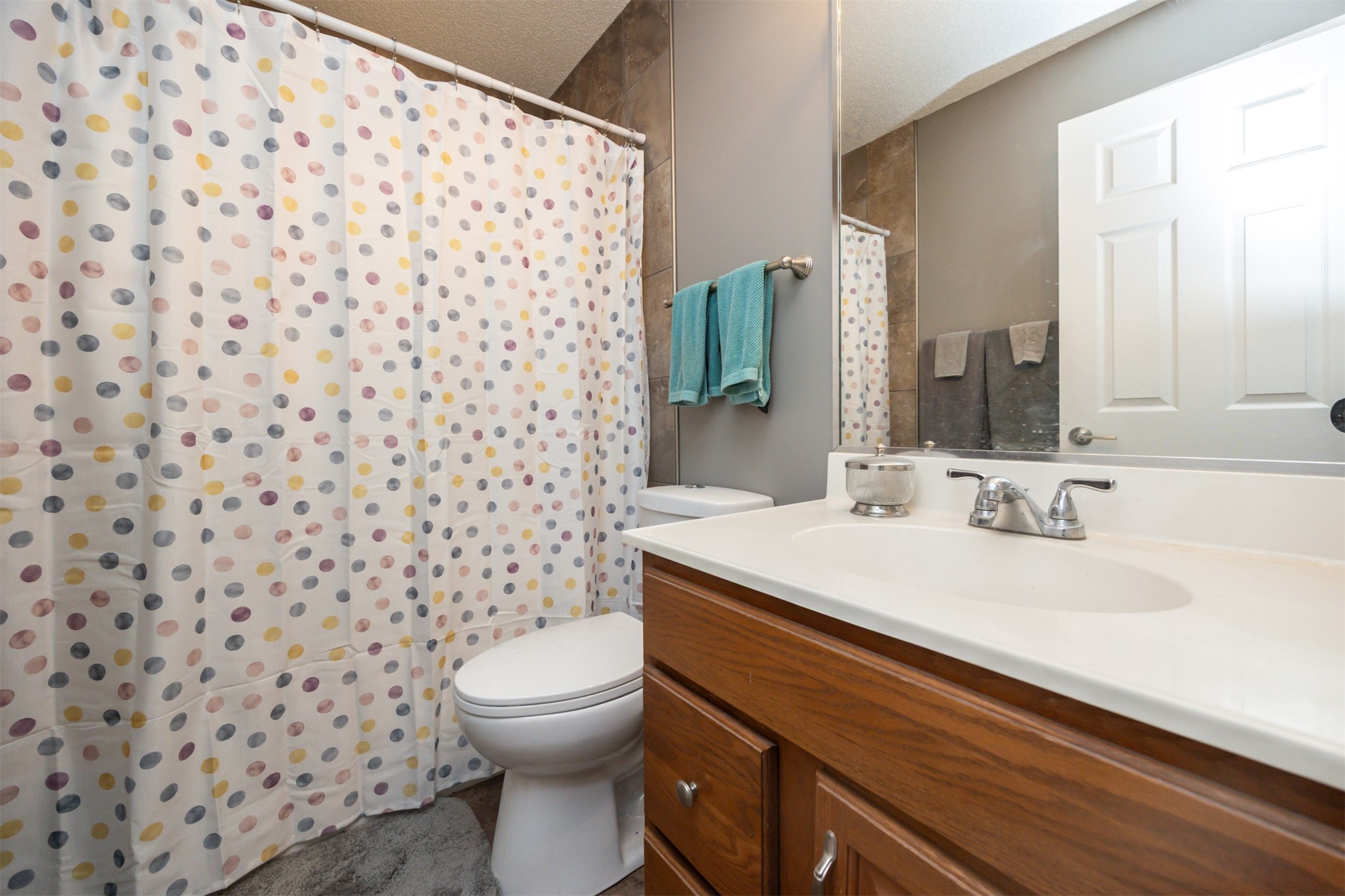 905 SE Meadowlark Drive