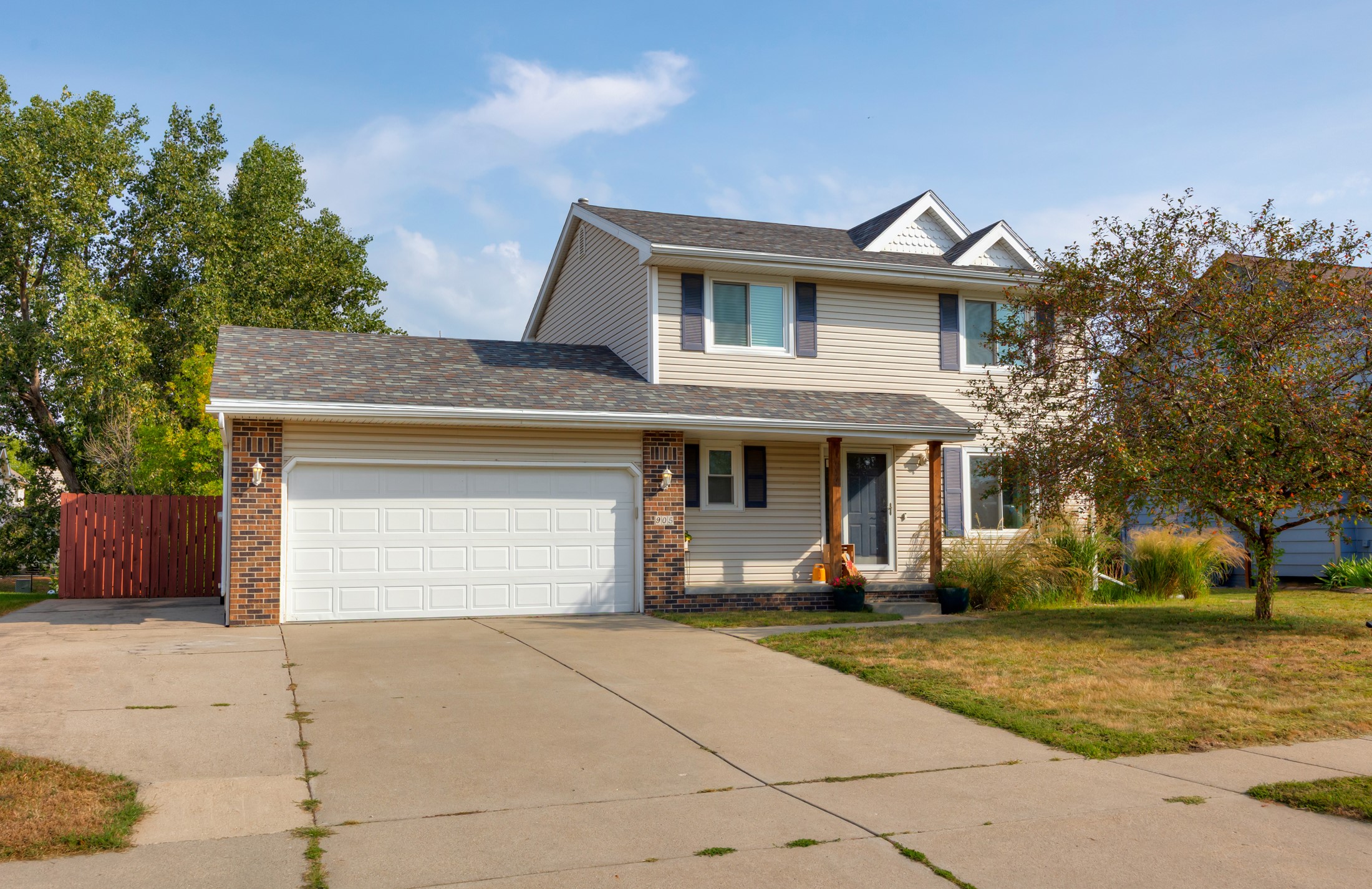 905 SE Meadowlark Drive