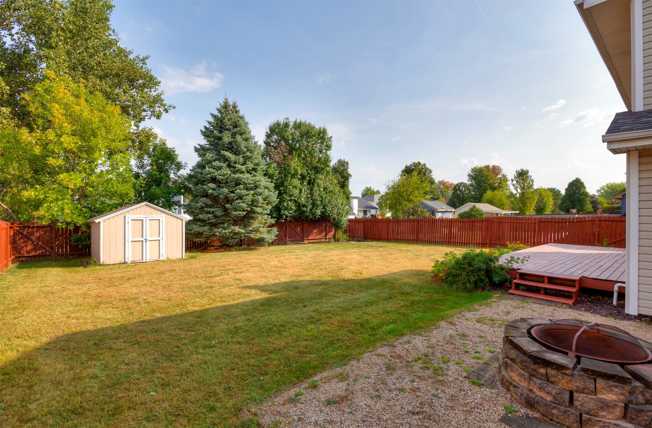 905 SE Meadowlark Drive