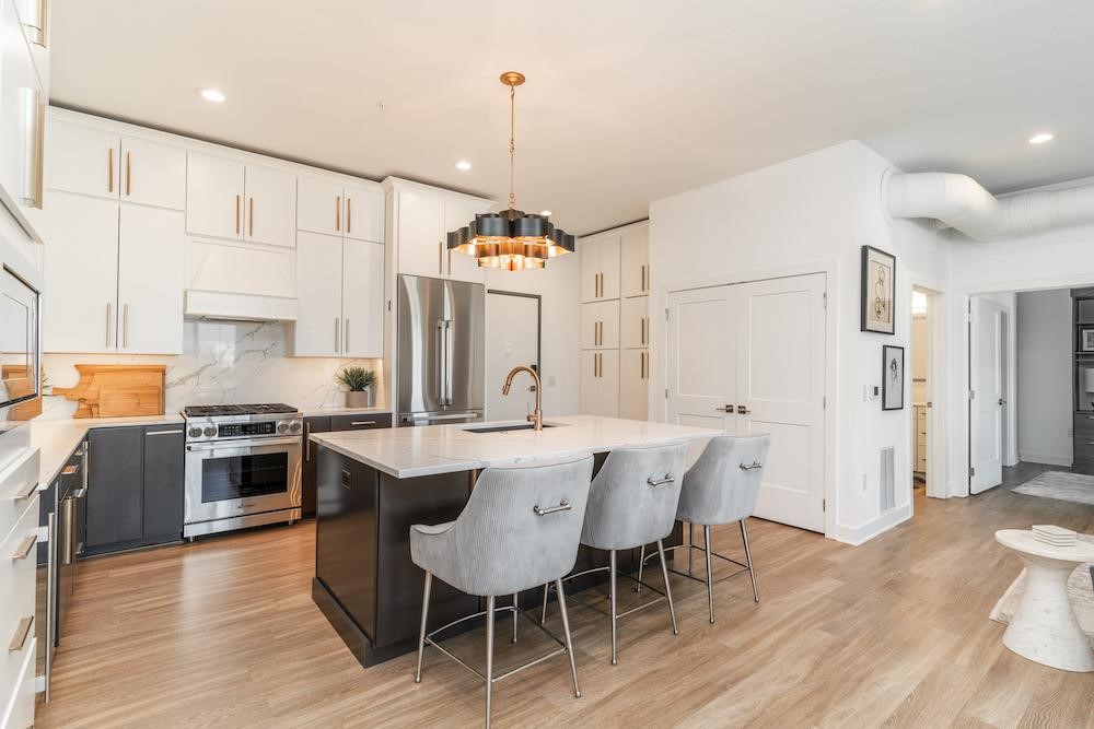 400 SW 7th Street 308