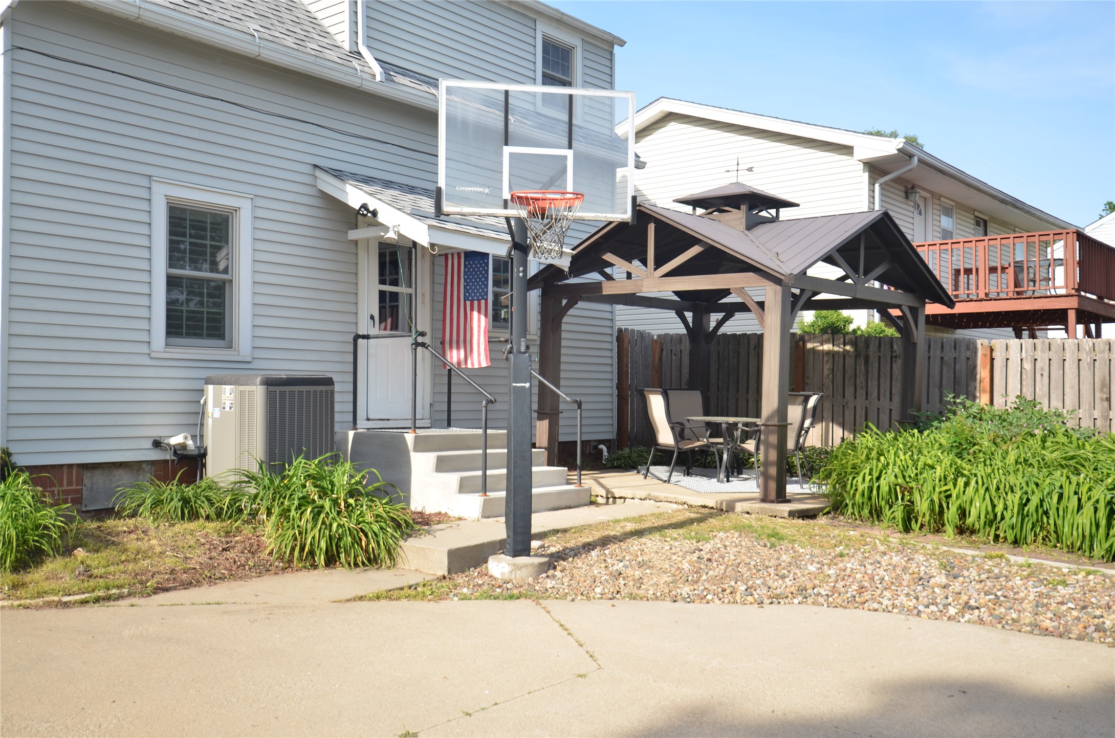 4122 Northwest Drive