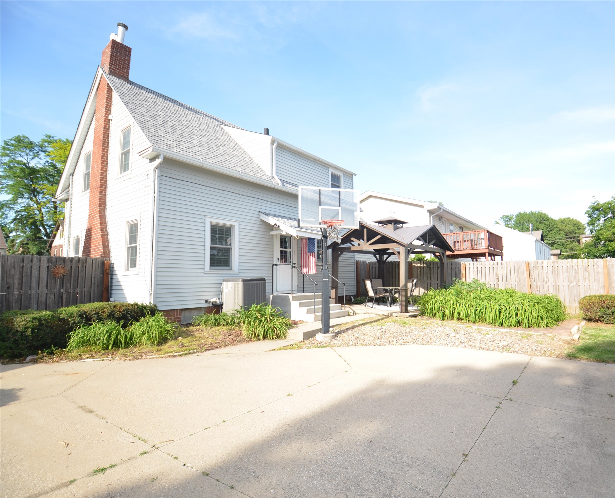 4122 Northwest Drive