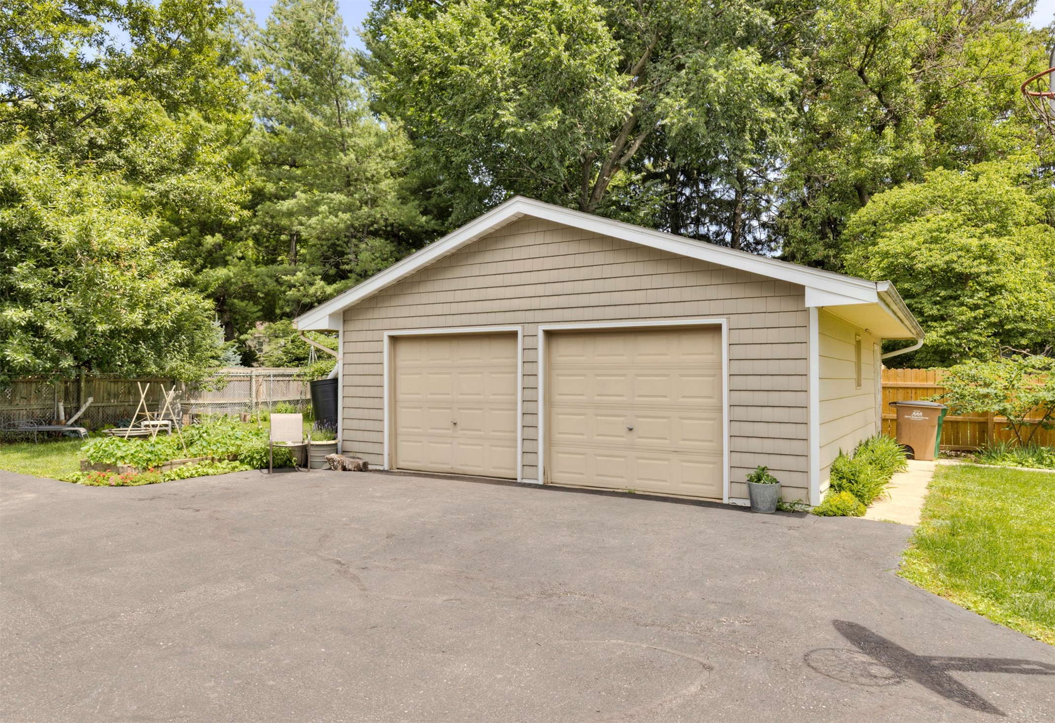 6409 & 6411 Forest Court