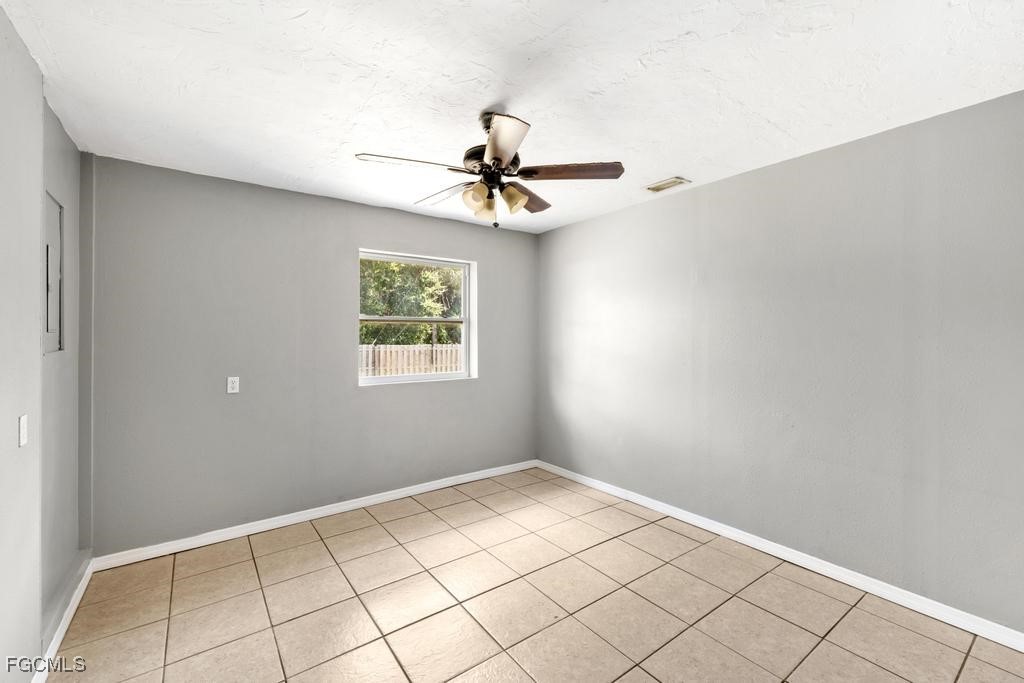 17211 Drayton LN