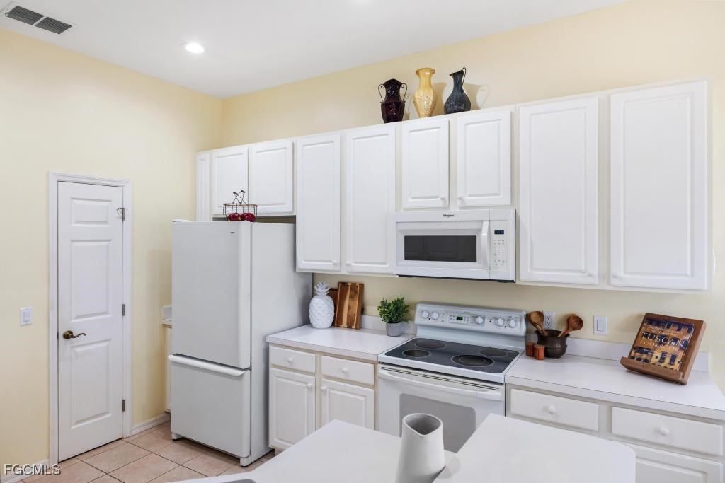 2076 Oxford Ridge CIR