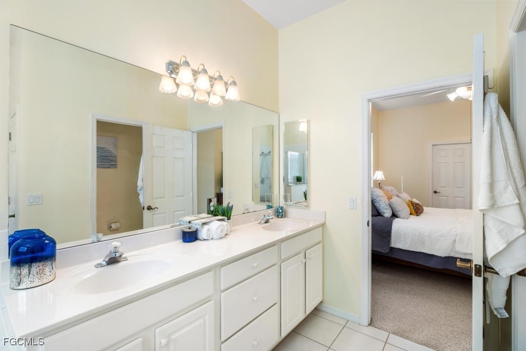 2076 Oxford Ridge CIR