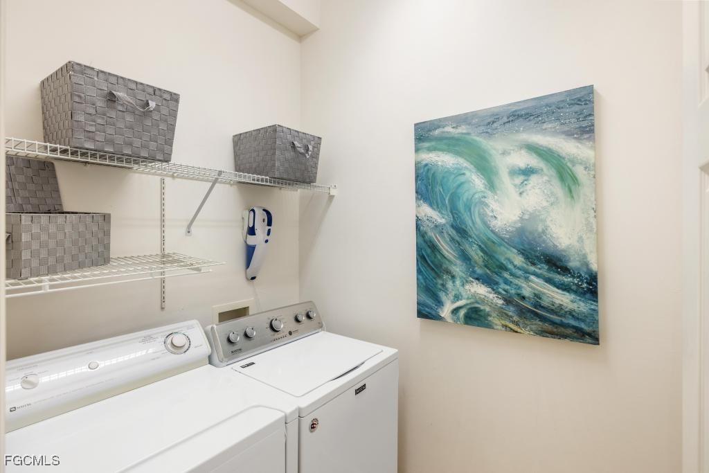 2076 Oxford Ridge CIR