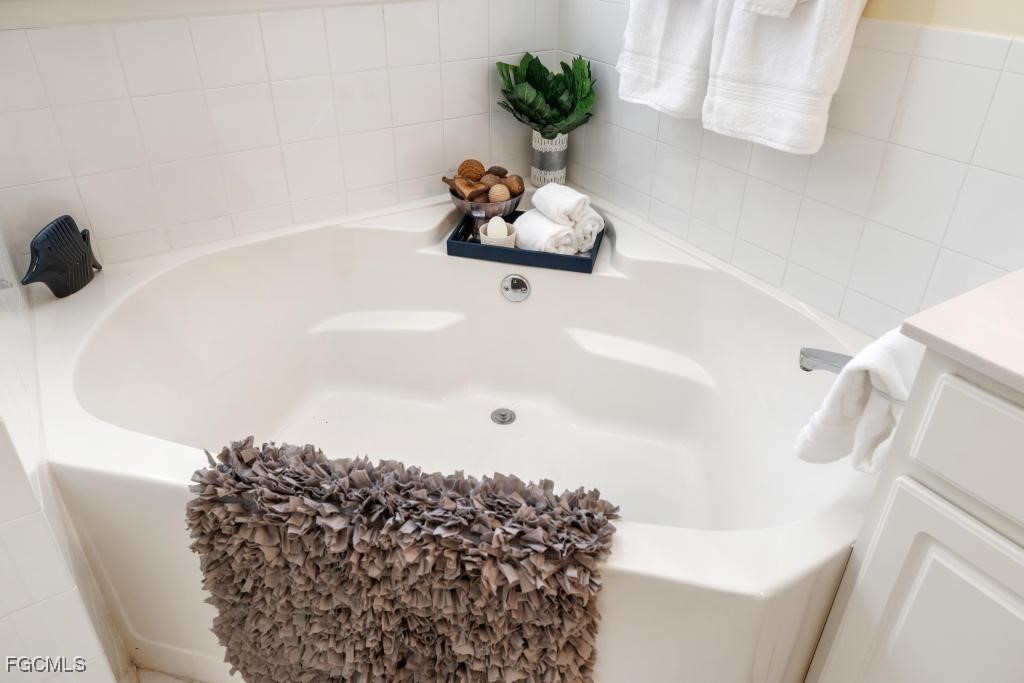 2076 Oxford Ridge CIR