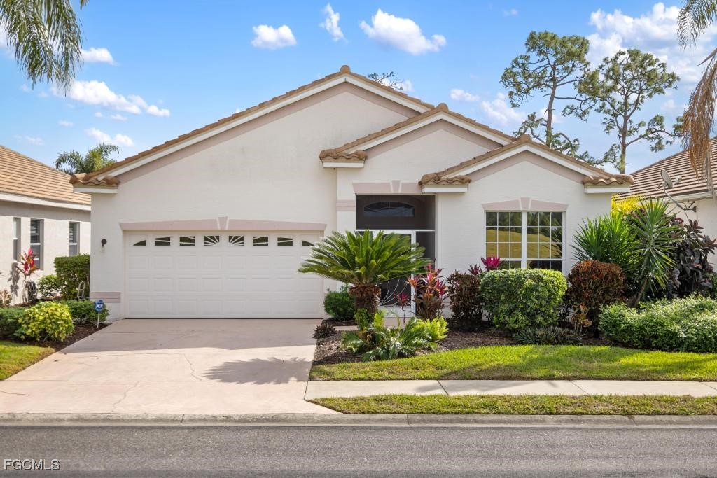 2076 Oxford Ridge CIR