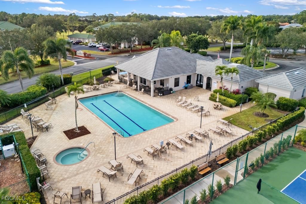 2076 Oxford Ridge CIR