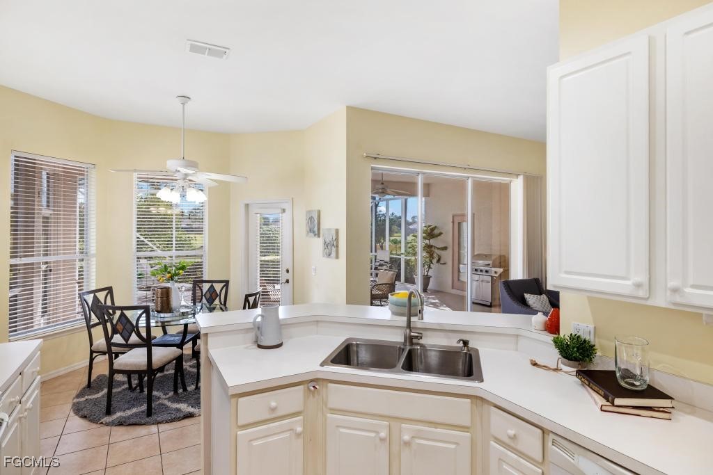 2076 Oxford Ridge CIR