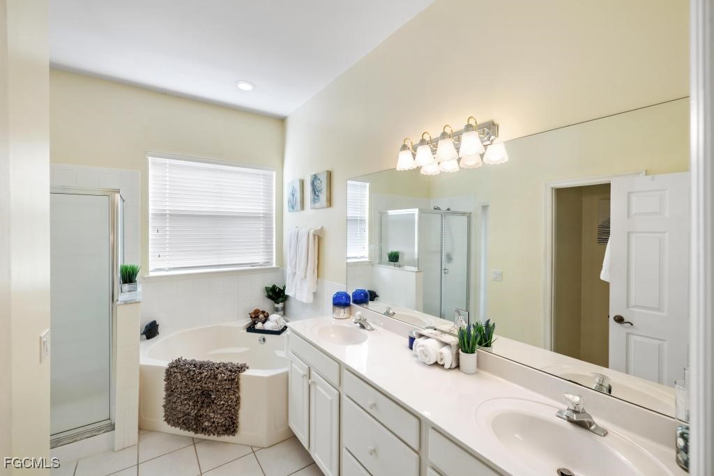 2076 Oxford Ridge CIR