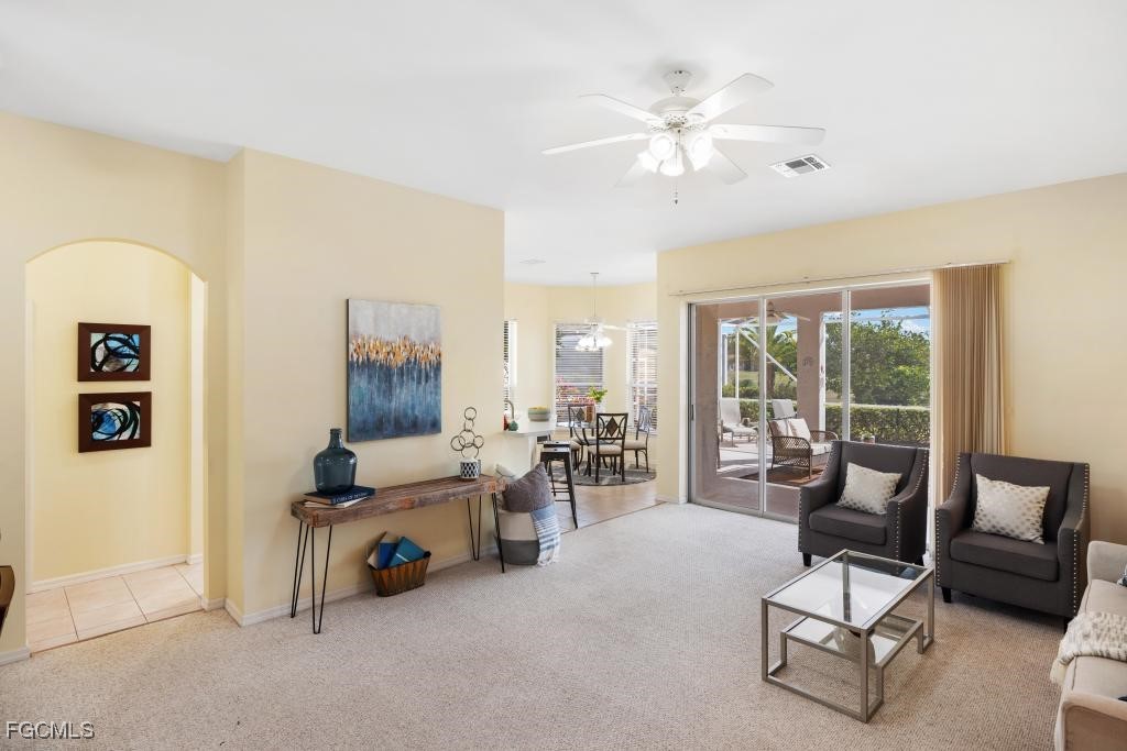 2076 Oxford Ridge CIR