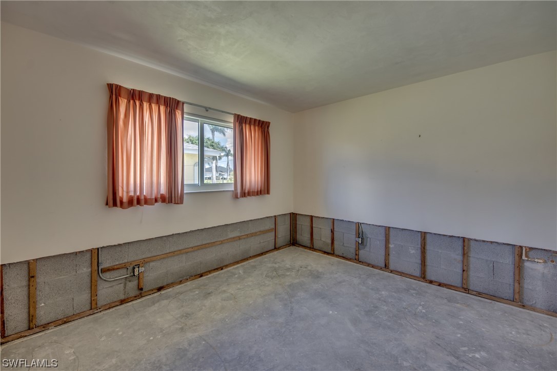 122 SW 49th TER