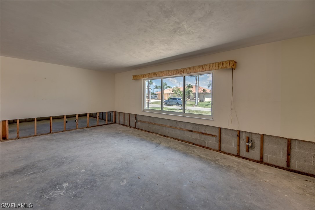 122 SW 49th TER
