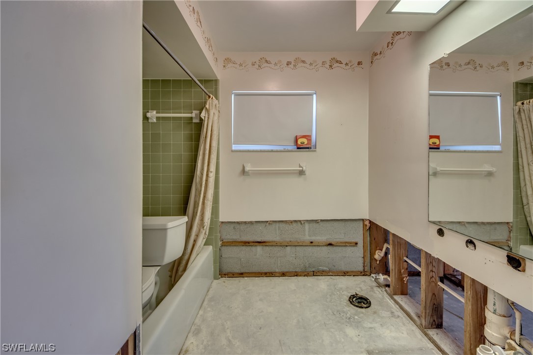 122 SW 49th TER