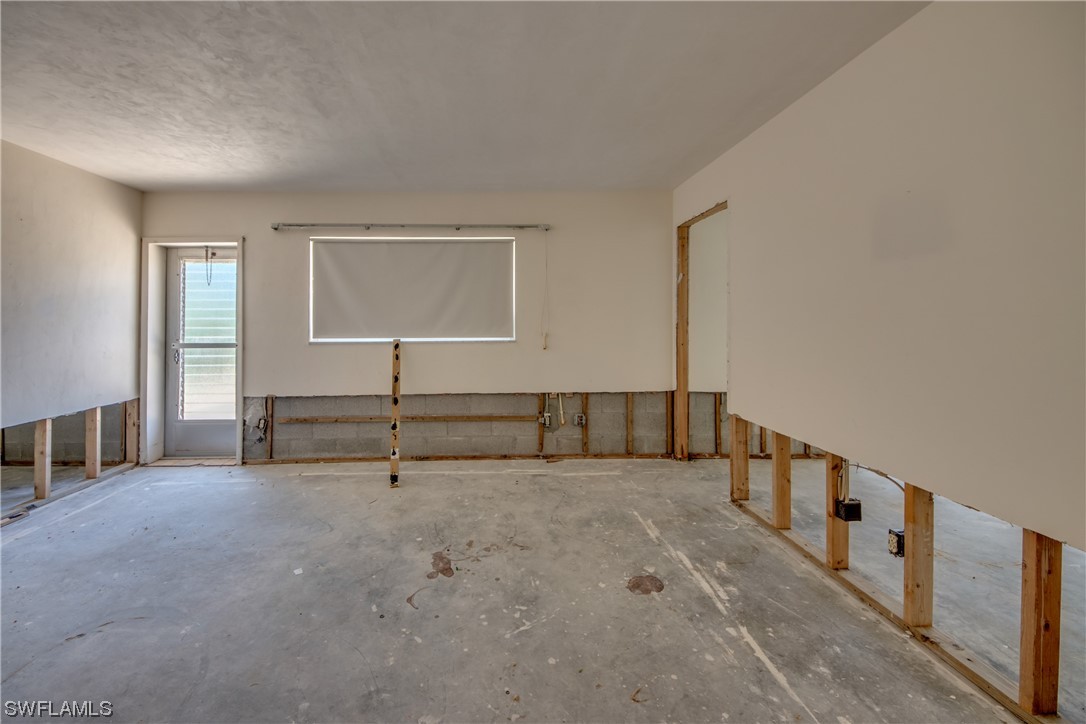 122 SW 49th TER