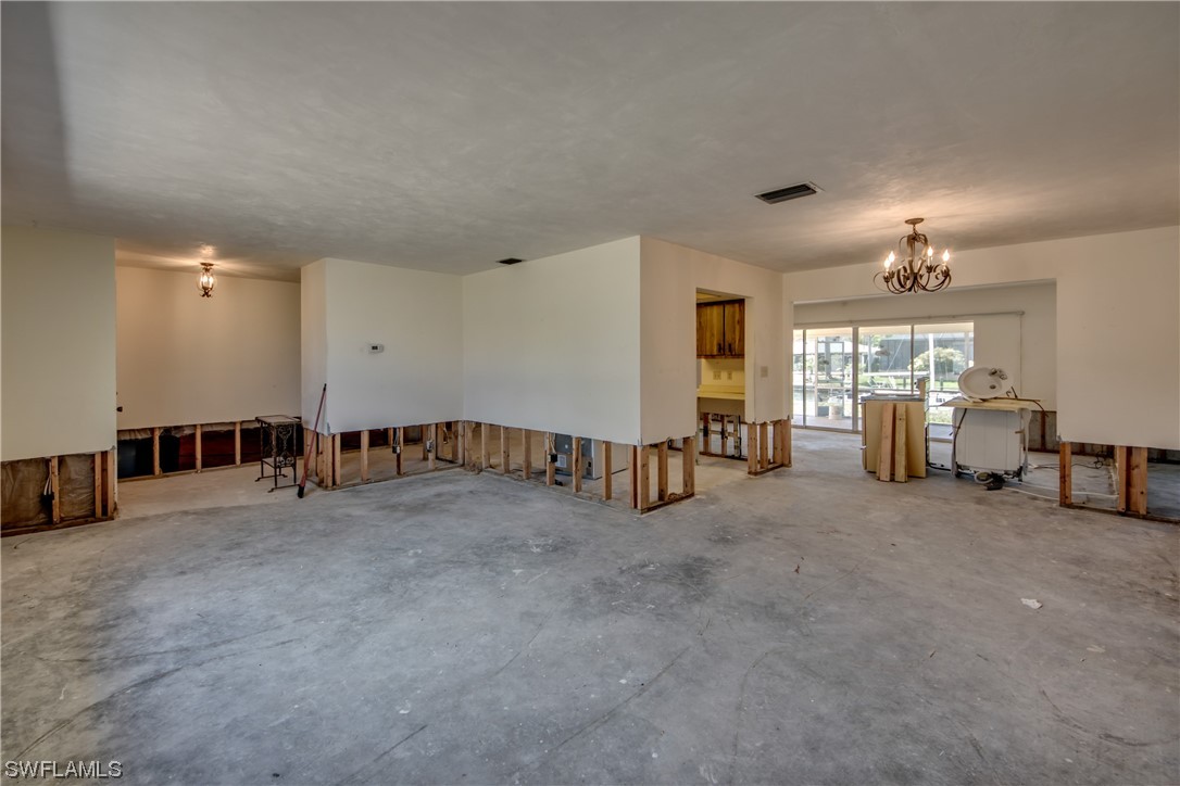 122 SW 49th TER