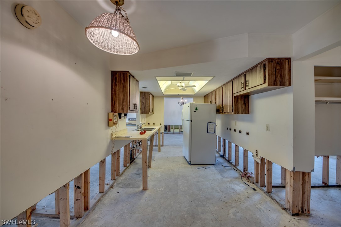 122 SW 49th TER
