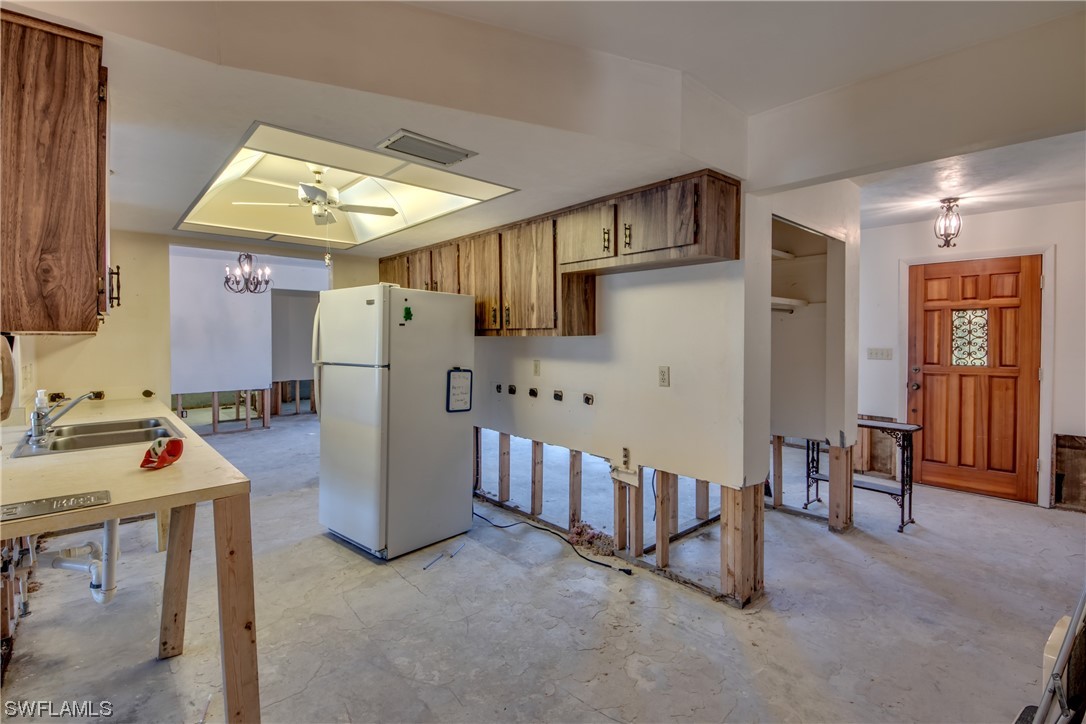 122 SW 49th TER