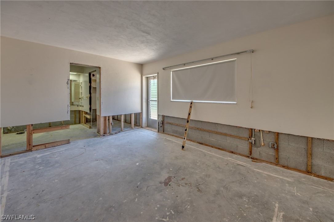 122 SW 49th TER