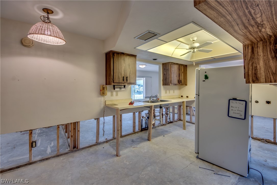 122 SW 49th TER