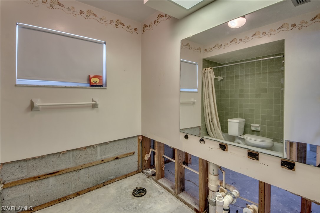 122 SW 49th TER