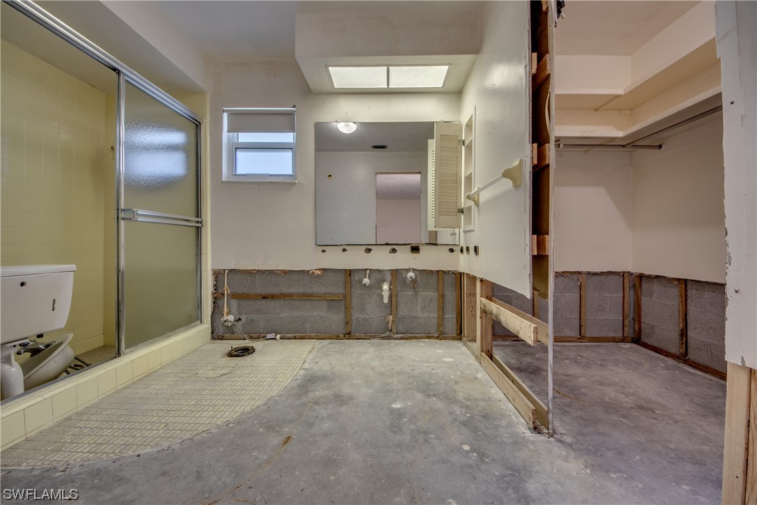 122 SW 49th TER