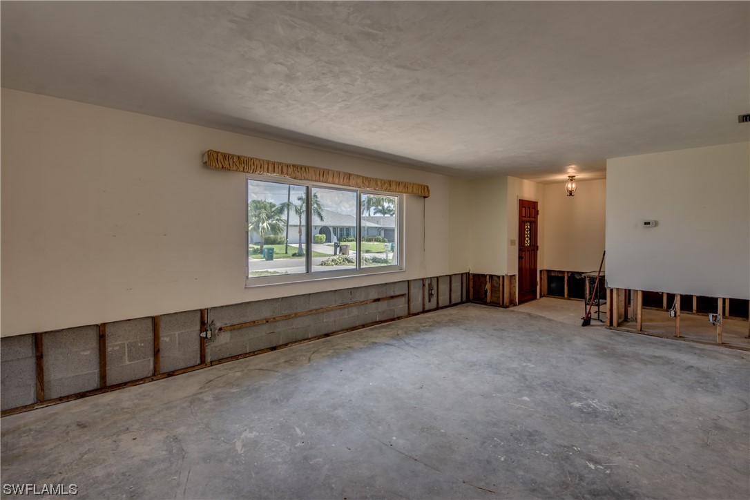 122 SW 49th TER