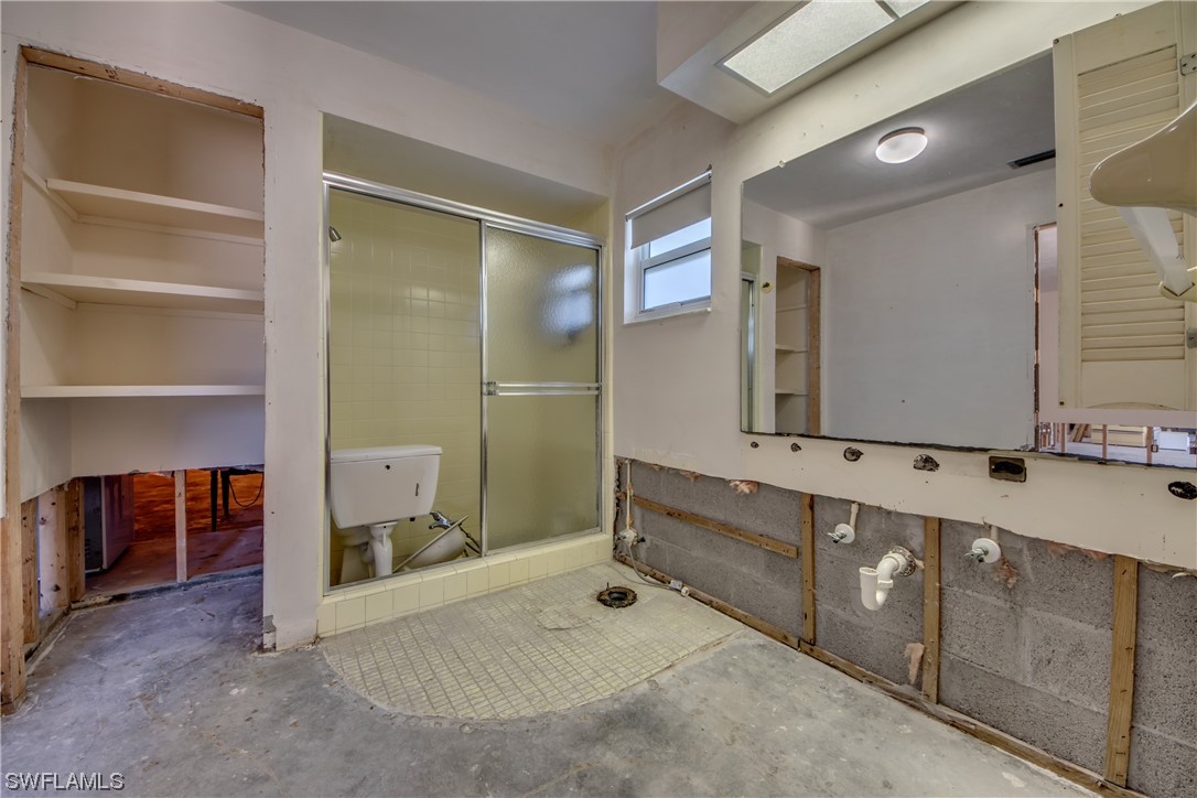 122 SW 49th TER