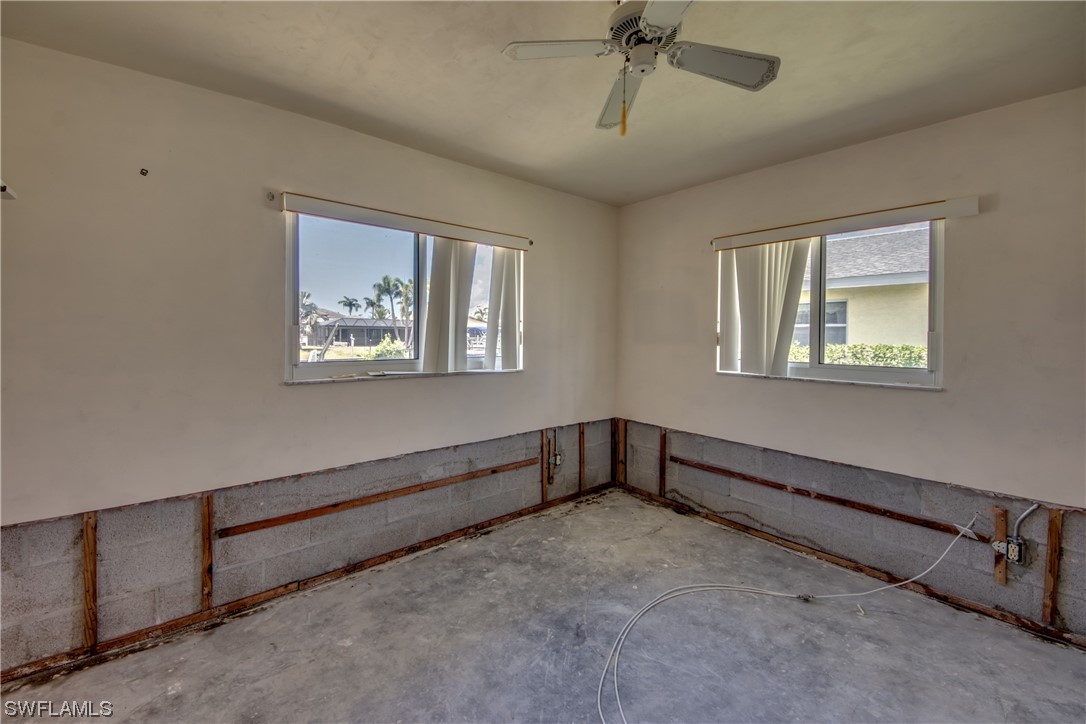 122 SW 49th TER