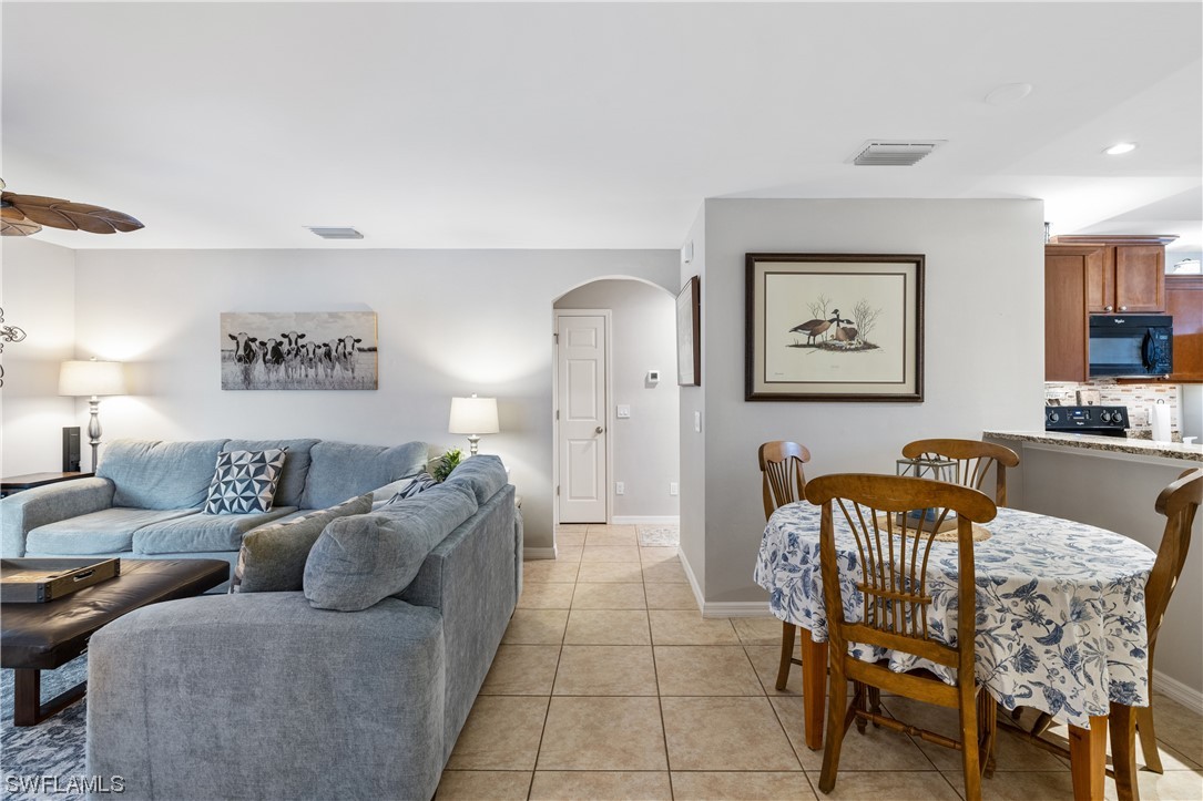 1402 SW 10th TER