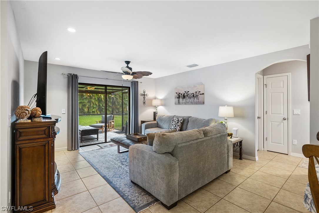 1402 SW 10th TER
