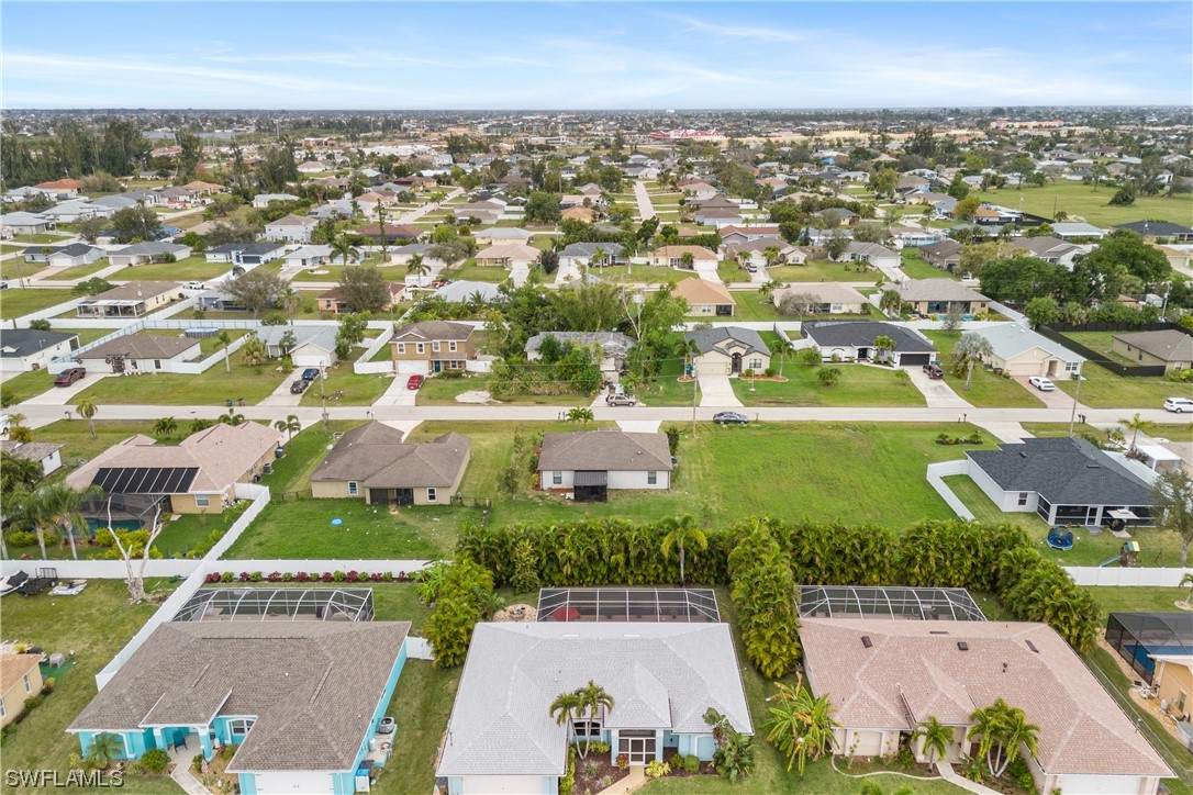 1402 SW 10th TER